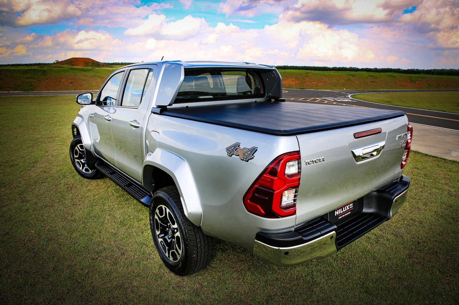 Hilux SRX Plus 2024 testamos na nova versão da pickup Toyota AutoShow