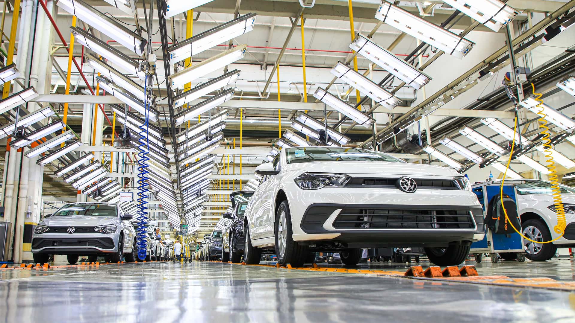 Volkswagen vai lançar quatro carros híbridos inéditos com investimento de R$ 9 bilhões