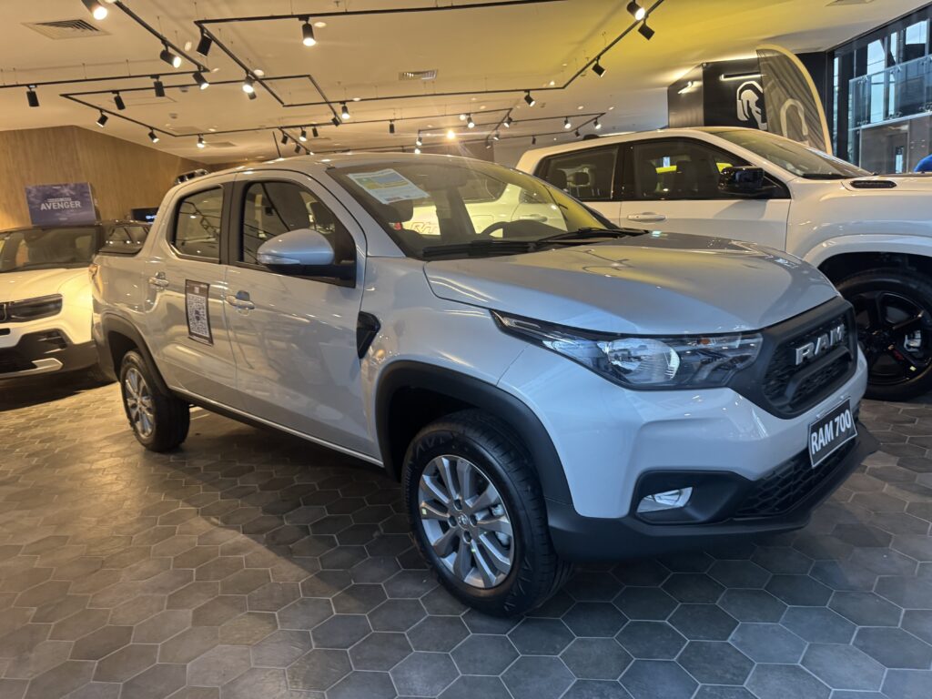 Ram 700: veja fotos da “irmã” da Fiat Strada vendida em vários países