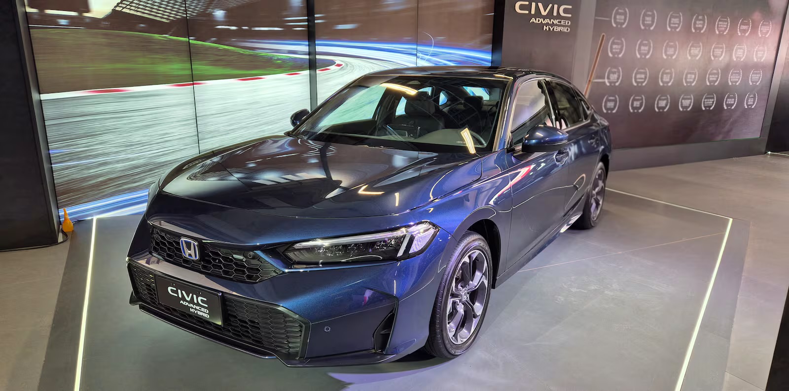Novo Honda Civic híbrido 2026 chega ao país: veja fotos