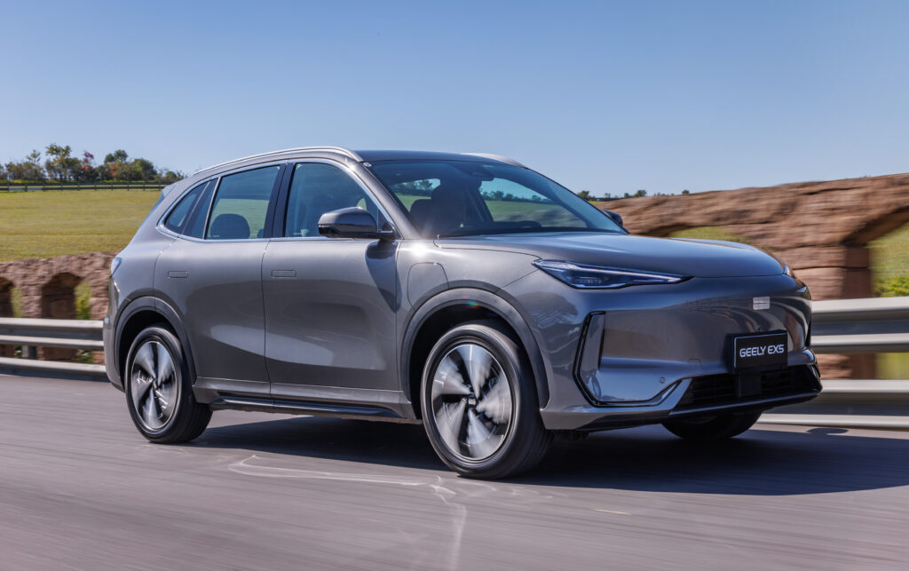 Geely EX5 estreia no Brasil com motor elétrico de 218 cv e até 413 km de autonomia