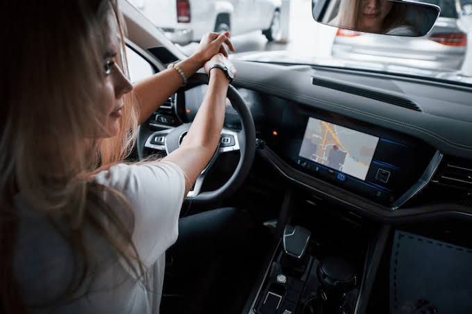 Dicas para fazer seu carro poluir menos com atitudes simples
