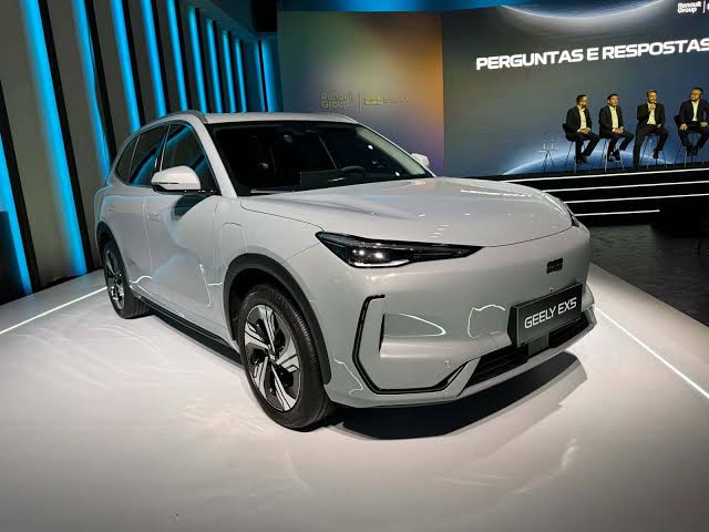 Carro elétrico: Geely vende 159 carros no primeiro mês e BYD lidera ranking