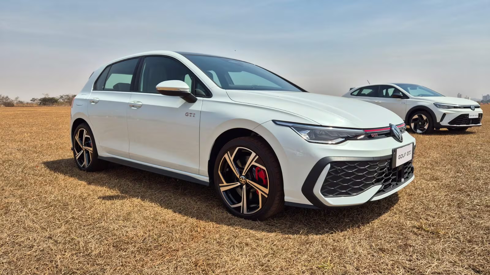 Golf GTI de R$ 430 mil tem vendas esgotadas em 48h
