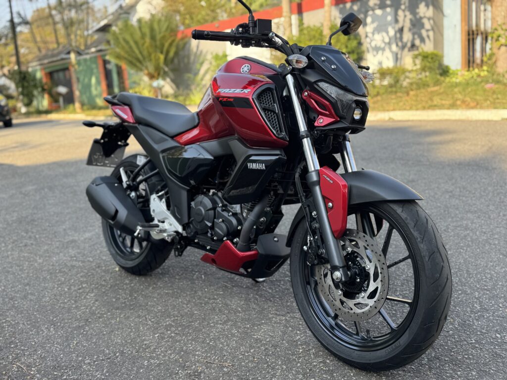 Avaliação: Yamaha FZ15 é esportiva, completa e 150cc